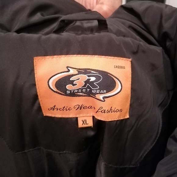 *SOLD* Woman's Black Faux Fur Winter Coat - Picture 5 of 8